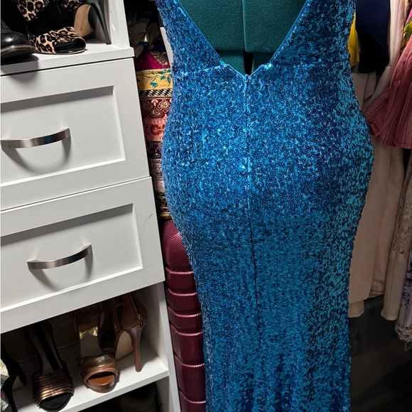 Dress - Picture 4 of 6